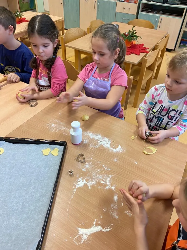 Přečtete si více ze článku Adventní čas – pečení cukroví – 9.12.2022